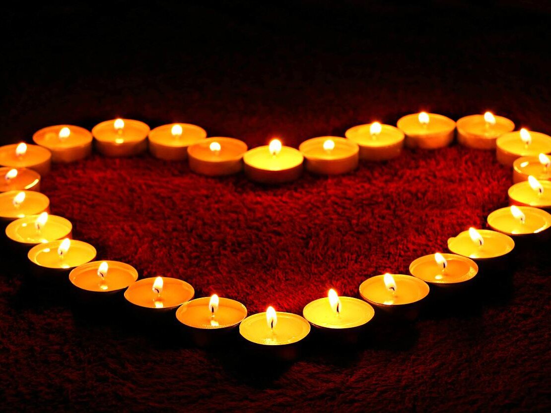 Herz aus Teelichtern